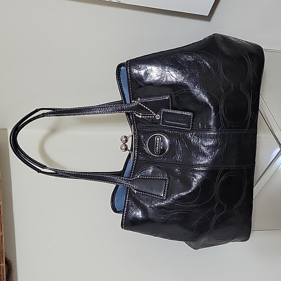 Coach Handbags - COACH Black Signature Stitched Kisslock Patent Tote F15658